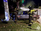 Легковушка вспыхнула после ДТП с деревом в Мелитополе