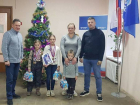 Девочке из прифронтового Токмака подарили планшет