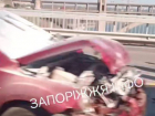 Иномарка разлетелась на части после ДТП на вантовом мосту в Запорожье