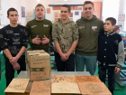 Школьники из Запорожской области сделали для бойцов СВО окопные свечи