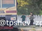 Малолетние зацеперы облюбовали очередную электричку в Запорожье