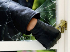 В Запорожской области мужчина влез в окно и обокрал дом