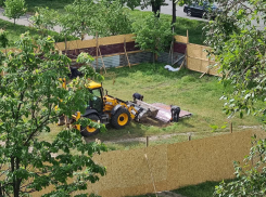 Протесты жильцов не помогли: в Запорожье начали строительство автомойки и заправки рядом с многоэтажкой