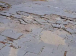 Пешеходная дорожка у парка в Запорожье внезапно стала проезжей частью 