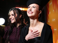 Прощай, Прилучный: актриса из Бердянска Мирослава Карпович показала помолвочное кольцо с бриллиантом