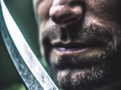 Житель Бердянска в пьяном угаре заколол соседа ножом