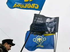 Автопробег с нацистскими флагами в поддержку пленных боевиков ВСУ прошел в Запорожье