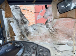 Появились новые подробности и кадры с места удара ВСУ по школьному автобусу в Запорожье