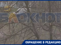 Водители «оккупировали» двор дома и устроили в нём грязевой замес в Мелитополе 