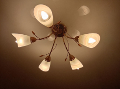 Из-за атаки БПЛА отключили электричество в Приазовском районе вечером 26 декабря