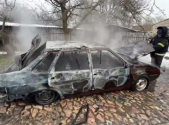 ВСУ сожгли машину в Васильевке: ранен пожилой мужчина