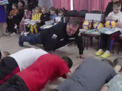 Не хуже Кадырова: сколько раз отжался запорожский губернатор перед бросившими ему вызов детьми