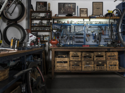 В Васильевском районе мужчина обокрал гараж местного жителя