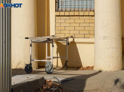 Дроны ВСУ ударили по молодежному центру во время выдачи гумпомощи жителям Каменки-Днепровской 