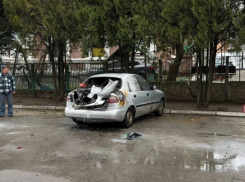 ВСУ ударили по гражданскому автомобилю в Васильевке возле храма