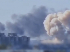 Серия взрывов попала на видео в Запорожье 23 сентября