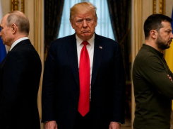 Новости СВО: Трамп отказался заканчивать конфликт, Прибалтика поддержала удары по Запорожью и теракт возле Крыма 