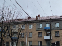 Ремонт кровли жилого дома в Мелитополе завершили на 80%