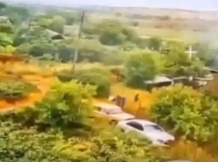 Побег бойца из машины, на которой подвозили снаряды для ВСУ, попал на видео в Степногорске