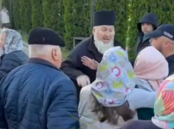 В Запорожье раскольник из ПЦУ запинал прихожанку
