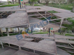 Маленький ребёнок был ранен, играя на разрушающейся сцене в Мелитополе