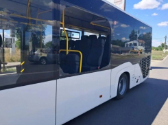 Осколки украинского дрона повредили рейсовый автобус на трассе «Новороссия» в Запорожской области