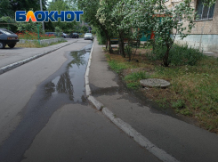 Вонь и текущая по улицам жижа: мелитопольцы пожаловались на постоянно забивающуюся канализацию