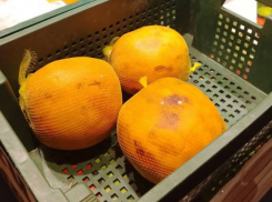 Гнилые фрукты в местном супермаркете заменили жители Мелитополя