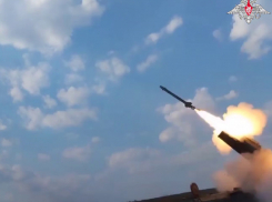 Новороссийские бойцы ПВО показали на видео, как сбили два ударных дрона ВСУ под Ореховом