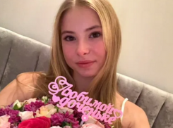 Не хочет переезжать в РФ и разбивает сердца парней за полчаса: как живёт в Турции дочь потомка запорожских казаков Джигурды