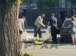 В Запорожье в автомобиле нашли разложившийся труп