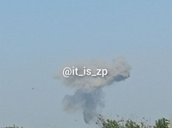 Появились кадры столбов дыма после взрыва на объекте ВСУ в Запорожье