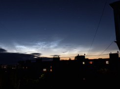 Удивительные и редкие серебристые облака наблюдали жители Запорожской области