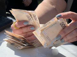 Замначальника запорожской компании подозревается во взяточничестве на 100 тысяч грн