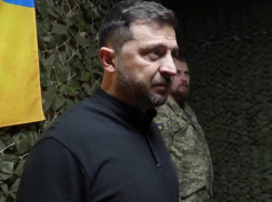 Прощается с Ореховом: Зеленский приехал дать свой автограф бойцам ВСУ на Запорожском фронте СВО