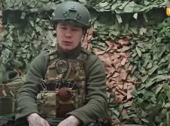 «Попросила беречь и носить с собой»: девочка из Мелитополя подарила бойцу ВС РФ медвежонка