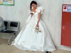 «Наконец-то замуж!»: актрису из Бердянска Мирославу Карпович заметили в свадебном платье