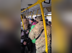 Появилось видео, как запорожские военкомы устроили облаву в автобусе