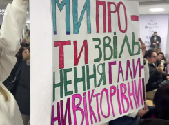 «Не пускала в укрытие»: директор школы в Запорожье опротестовала увольнение