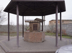 В Мелитополе в канун Пасхи открыли бювет с родниковой водой