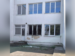 Киевские террористы ударили дроном по школе в Водяном