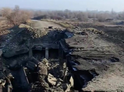 Опубликованы кадры разбитого ФАБами моста у Хитровки на Запорожском фронте СВО