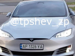 Детище Илона Маска устроило транспортный коллапс на парковке в Запорожье