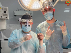 Запорожские нейрохирурги провели сложнейшую операцию по удалению опухоли мозга