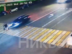 Жуткие кадры наезда иномарки с «блатными номерами» на школьницу в Мелитополе слили в Сеть