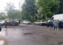 Дрон ВСУ сдетонировал на парковке во дворе Энергодара