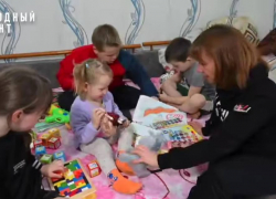 В Мелитополе многодетной семье бойца СВО вручили новогодние подарки