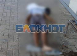 Труп 46-летнего мужчины нашли на остановке у центрального автовокзала в Кирилловке