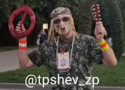 Прилюдный перфоманс шамана попал на видео в Запорожье