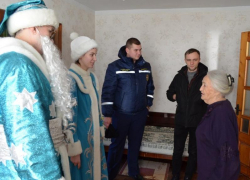 Благотворительную акцию «Дед Мороз для бабушки» провели в Бердянске